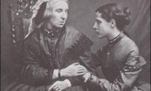 A young Annie Besant with her mother
